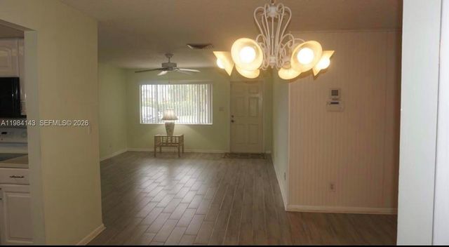 328 Riverdale Rd, Palm Springs, FL 33461