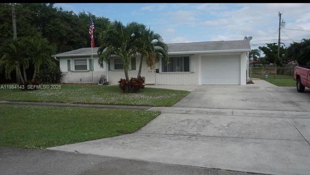 328 Riverdale Rd, Palm Springs, FL 33461