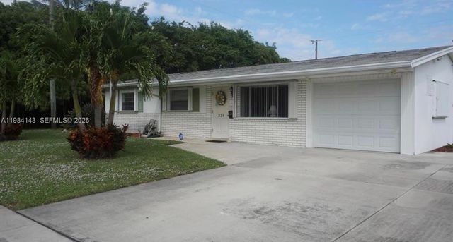 328 Riverdale Rd, Palm Springs, FL 33461