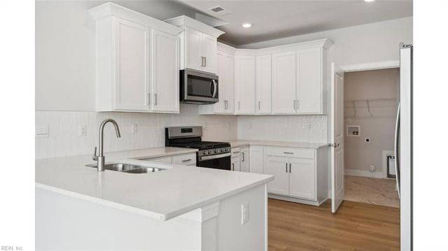 2144 Edwin DR, Chesapeake, VA 23322