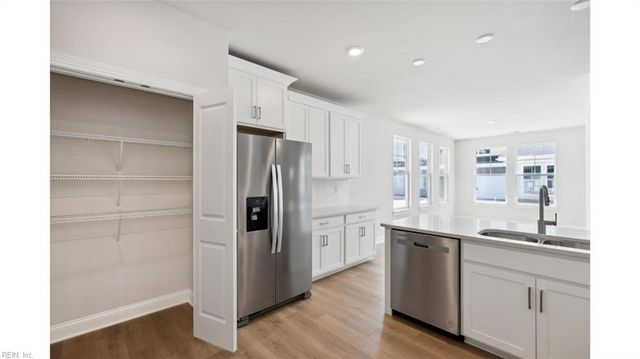 2144 Edwin DR, Chesapeake, VA 23322