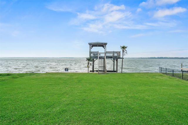 3623 Shore Shadows Drive, Crosby, TX 77532