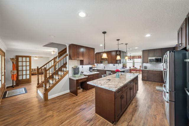 3623 Shore Shadows Drive, Crosby, TX 77532