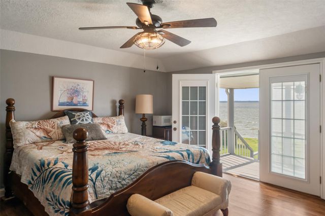 3623 Shore Shadows Drive, Crosby, TX 77532