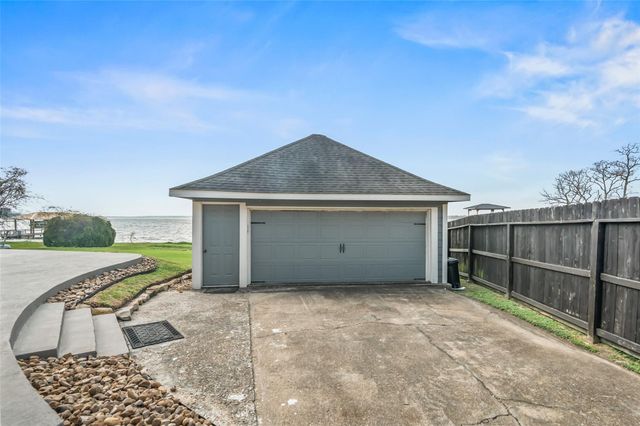 3623 Shore Shadows Drive, Crosby, TX 77532