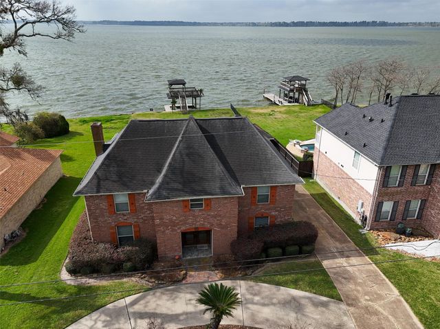 3623 Shore Shadows Drive, Crosby, TX 77532
