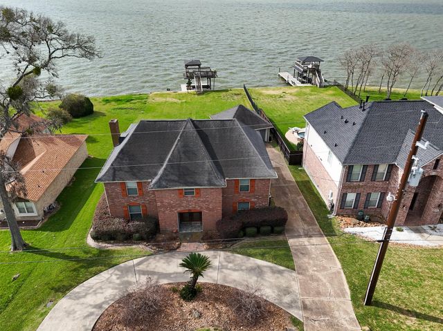 3623 Shore Shadows Drive, Crosby, TX 77532