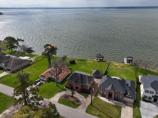 3623 Shore Shadows Drive, Crosby, TX 77532