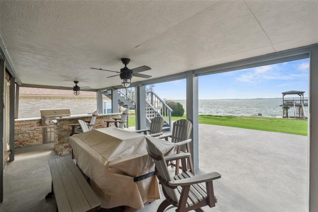 3623 Shore Shadows Drive, Crosby, TX 77532