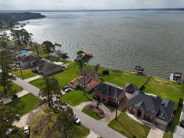 3623 Shore Shadows Drive, Crosby, TX 77532