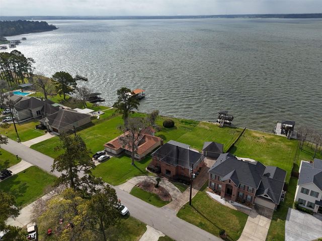 3623 Shore Shadows Drive, Crosby, TX 77532