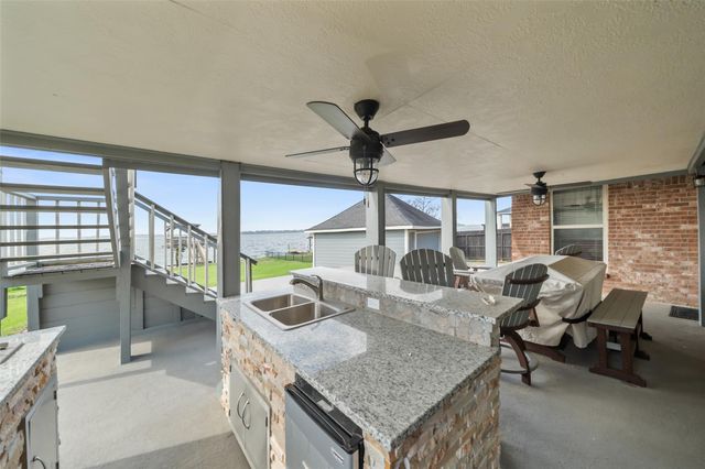 3623 Shore Shadows Drive, Crosby, TX 77532