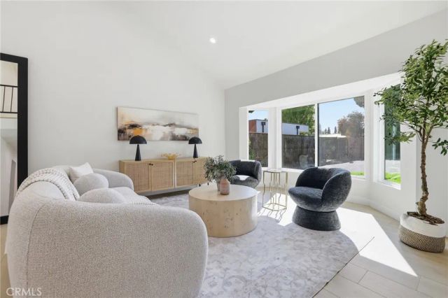 10526 Balcom, Granada Hills, CA 91344