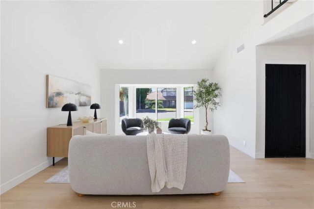 10526 Balcom, Granada Hills, CA 91344