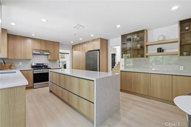 10526 Balcom, Granada Hills, CA 91344