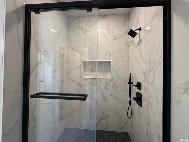 333 S Hanseman Street, Carbondale, IL 62901