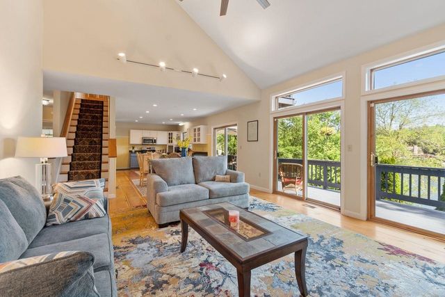 32 Beach Head Road, Nottingham, NH 03290