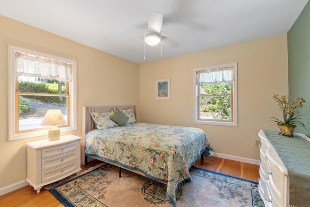 32 Beach Head Road, Nottingham, NH 03290