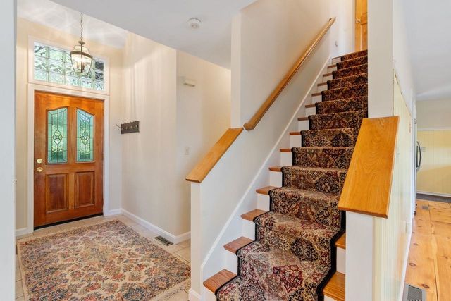 32 Beach Head Road, Nottingham, NH 03290