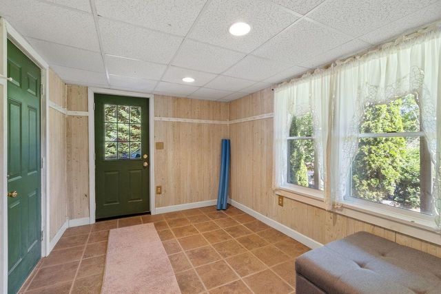 32 Beach Head Road, Nottingham, NH 03290