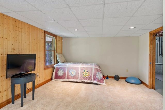 32 Beach Head Road, Nottingham, NH 03290