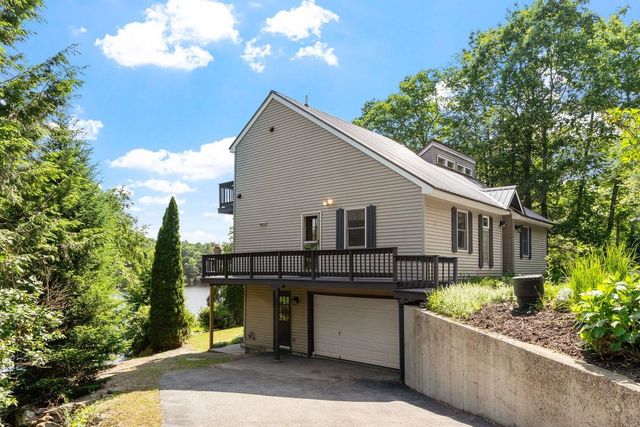 32 Beach Head Road, Nottingham, NH 03290
