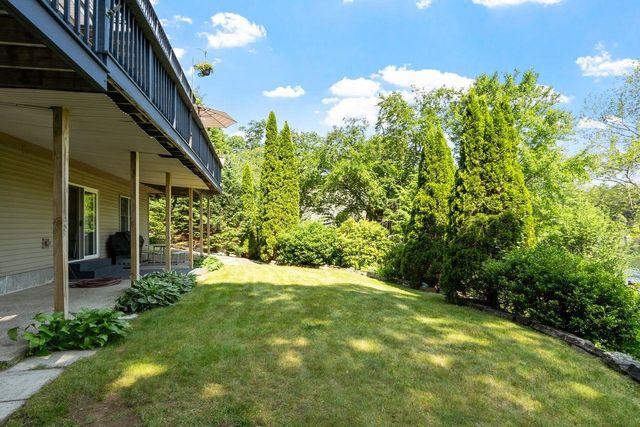 32 Beach Head Road, Nottingham, NH 03290