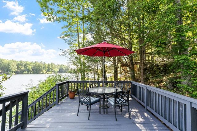32 Beach Head Road, Nottingham, NH 03290