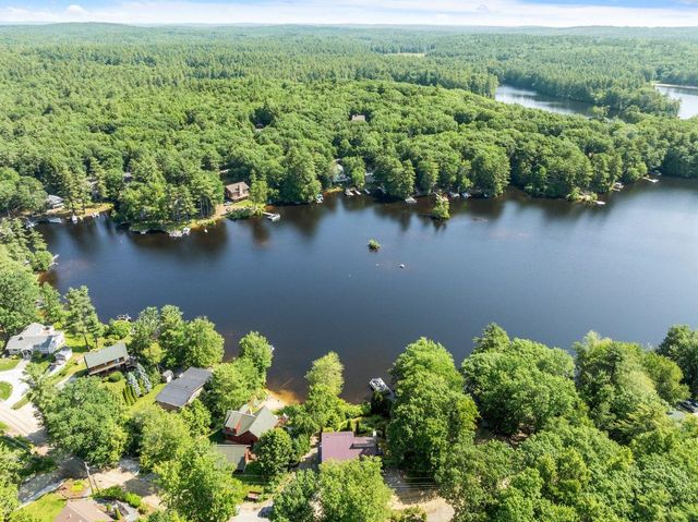 32 Beach Head Road, Nottingham, NH 03290