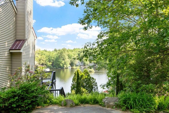 32 Beach Head Road, Nottingham, NH 03290