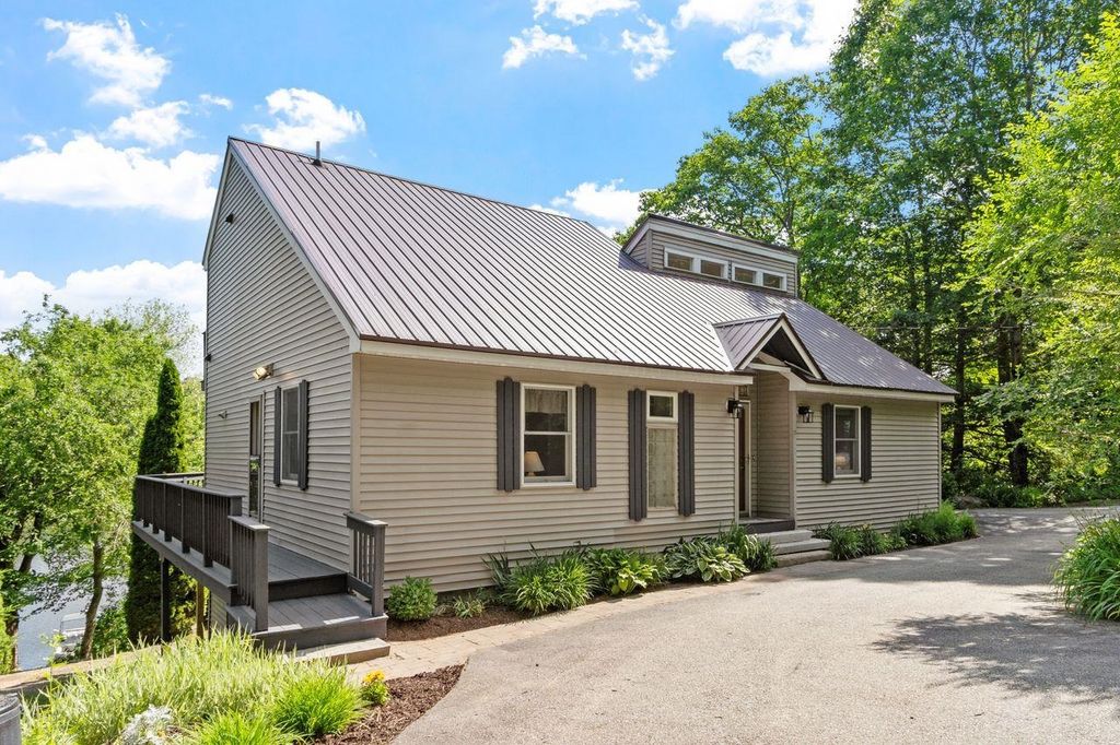 32 Beach Head Road, Nottingham, NH 03290