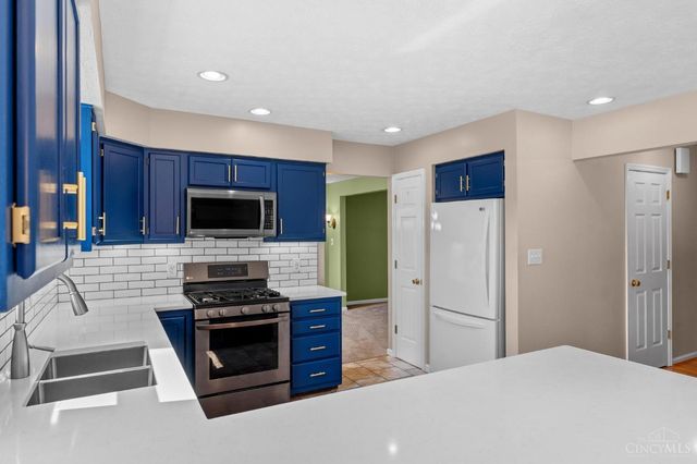 5525 Scarlet Maple Court, Miami Twp, OH 45150