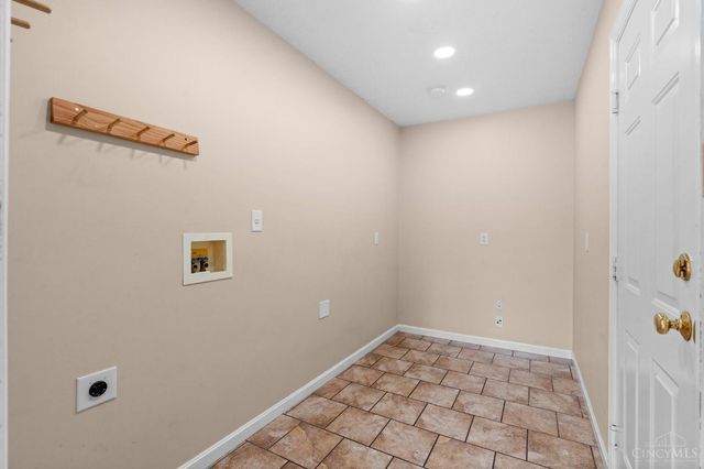 5525 Scarlet Maple Court, Miami Twp, OH 45150