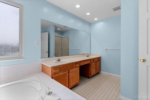 5525 Scarlet Maple Court, Miami Twp, OH 45150