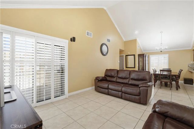 6031 S Van Ness, Los Angeles, CA 90047