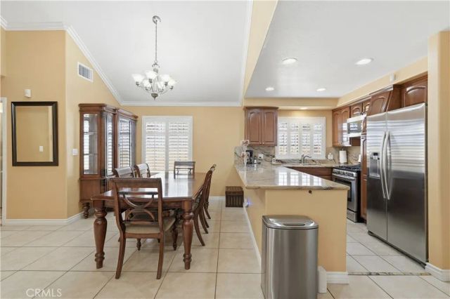 6031 S Van Ness, Los Angeles, CA 90047