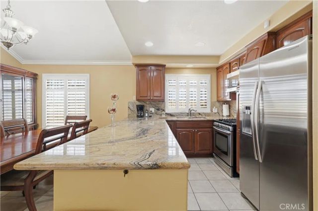 6031 S Van Ness, Los Angeles, CA 90047