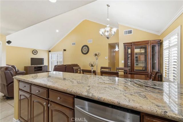 6031 S Van Ness, Los Angeles, CA 90047