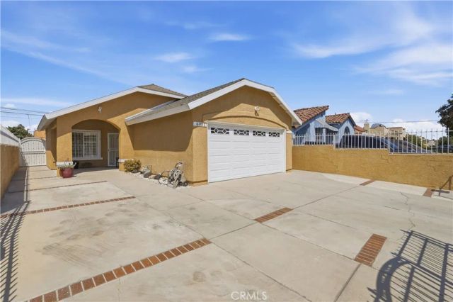 6031 S Van Ness, Los Angeles, CA 90047