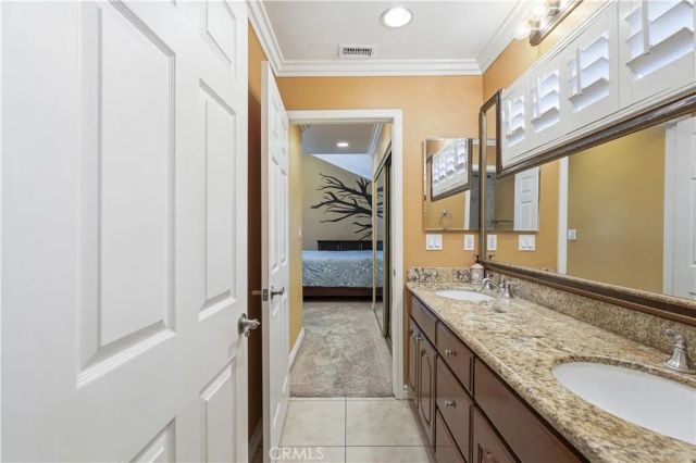6031 S Van Ness, Los Angeles, CA 90047