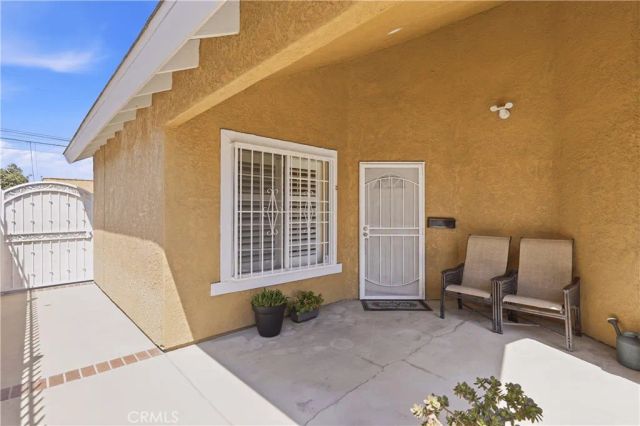 6031 S Van Ness, Los Angeles, CA 90047