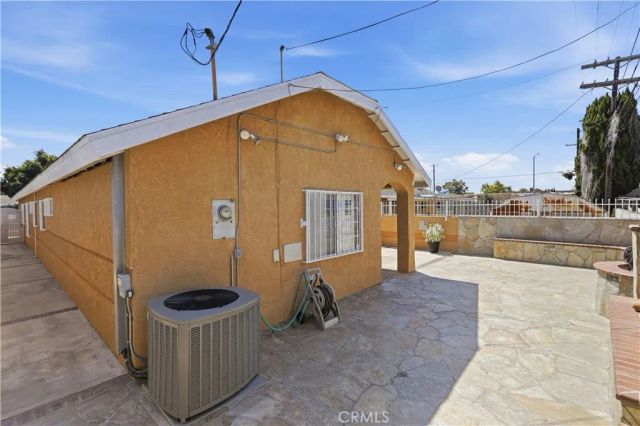 6031 S Van Ness, Los Angeles, CA 90047