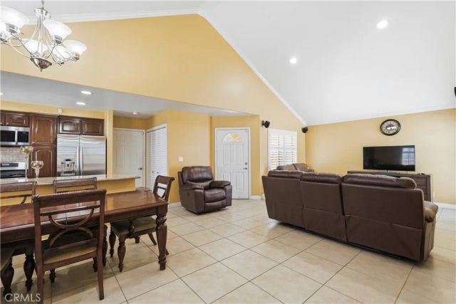 6031 S Van Ness, Los Angeles, CA 90047