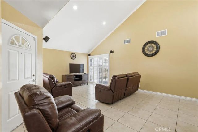 6031 S Van Ness, Los Angeles, CA 90047