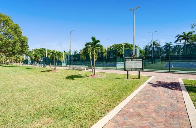 10750 NW 66th St 203, Doral, FL 33178