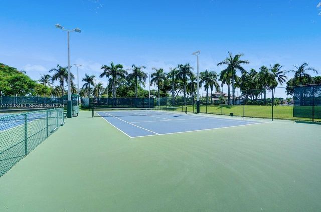 10750 NW 66th St 203, Doral, FL 33178
