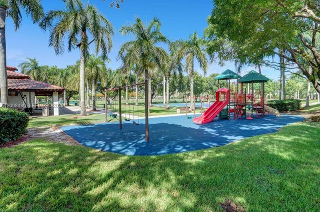 10750 NW 66th St 203, Doral, FL 33178
