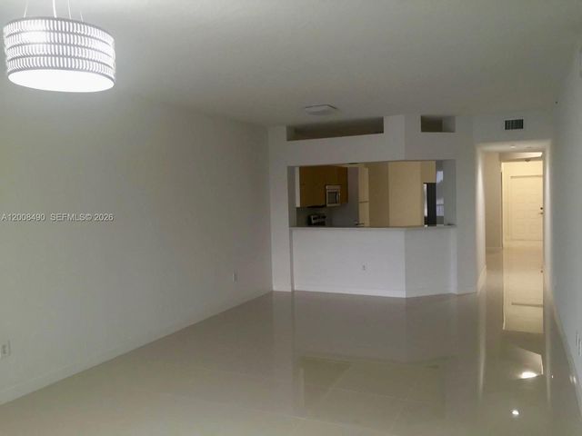 10750 NW 66th St 203, Doral, FL 33178