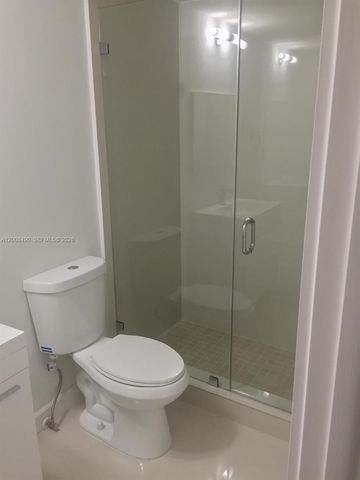 10750 NW 66th St 203, Doral, FL 33178