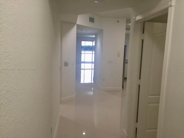 10750 NW 66th St 203, Doral, FL 33178